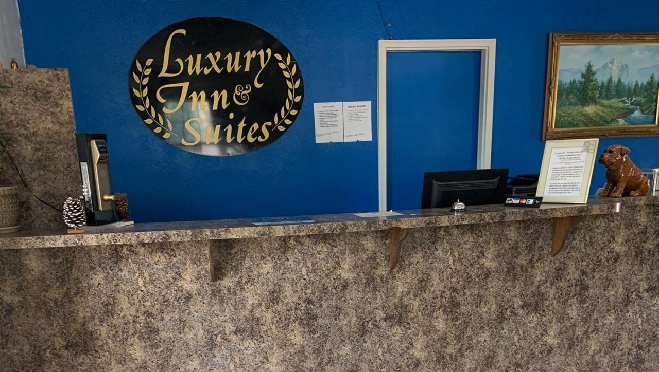 Luxury Inn Форест Сити Екстериор снимка